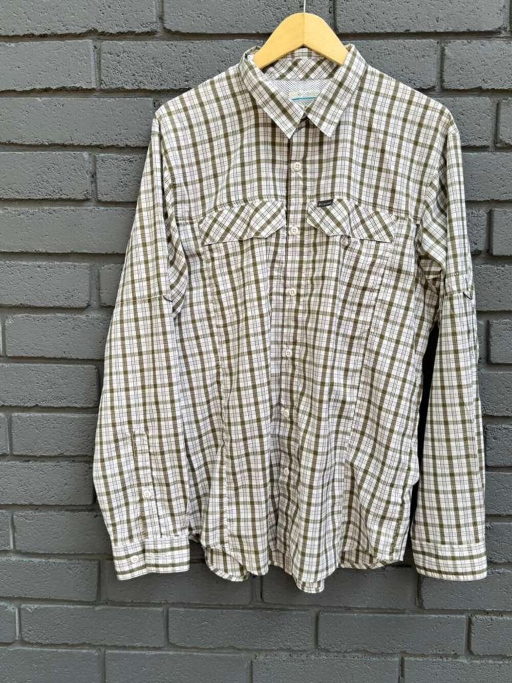 Columbia Shirt Men L Plaid PFG Button Up Omni Shade Vented Outdoor Fishing Brown
